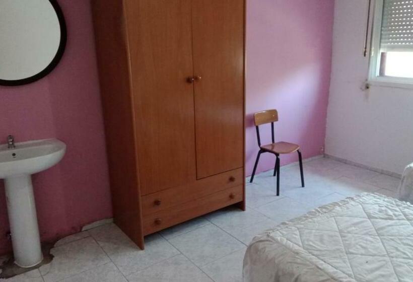 تختخواب در اتاق مشترک, Albergue Bar Villamayor