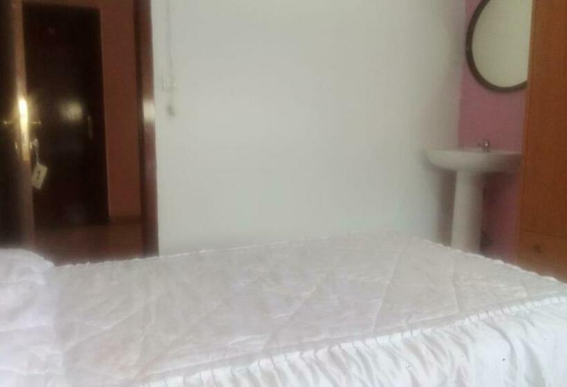 تختخواب در اتاق مشترک, Albergue Bar Villamayor