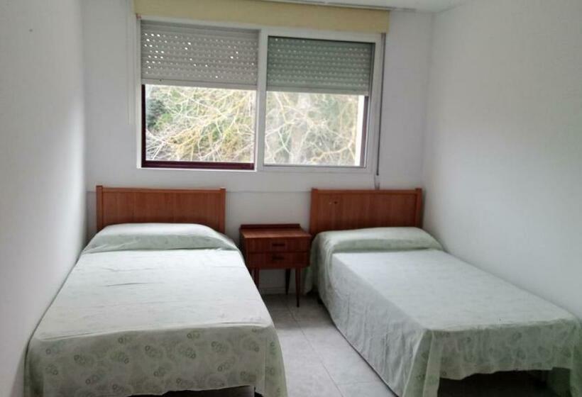 تختخواب در اتاق مشترک, Albergue Bar Villamayor