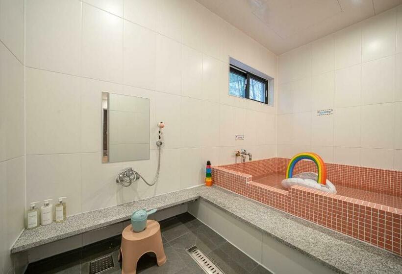 سوئیت با تخت بزرگ, Kids Hotel Sangsang Play