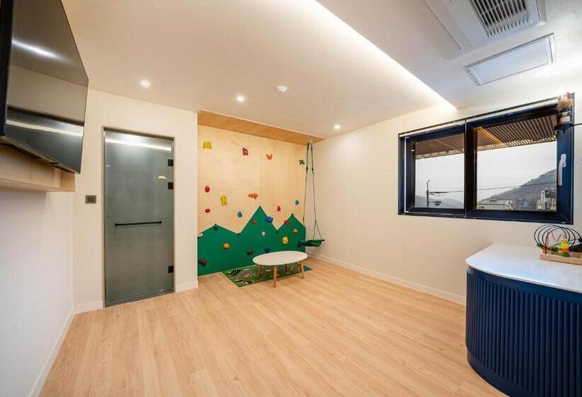 اتاق لوکس, Kids Hotel Sangsang Play