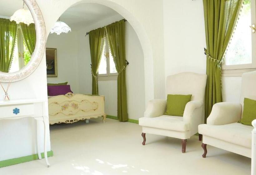 اتاق لوکس سه تخته, Ayşece Boutique