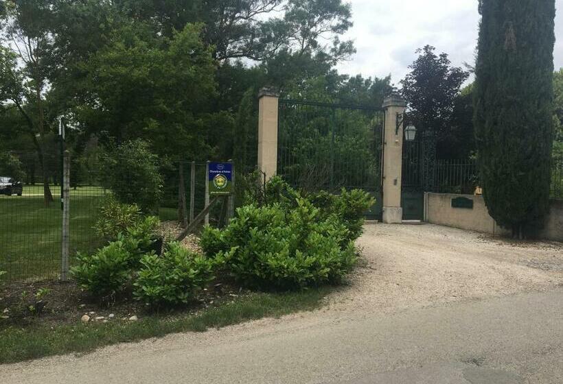 اتاق استاندارد با چشم‌انداز باغ, Chambre D Hôtes Dallara