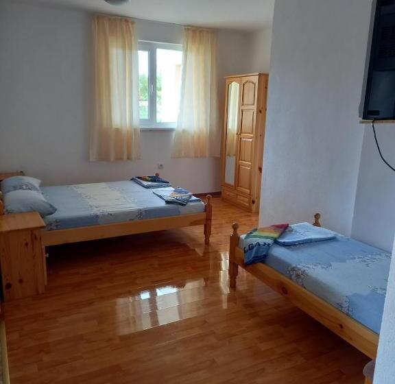 اتاق استاندارد سه نفره, Vili Marina Rooms