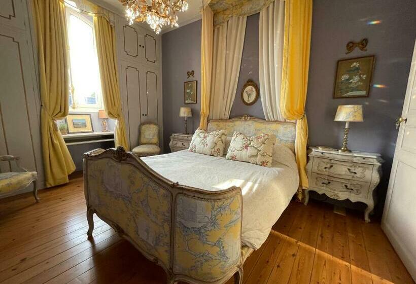 اتاق استاندارد با سرویس بهداشتی مشترک, Maison D Hercule