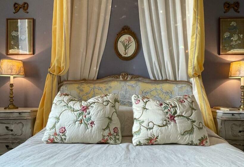 اتاق استاندارد با سرویس بهداشتی مشترک, Maison D Hercule