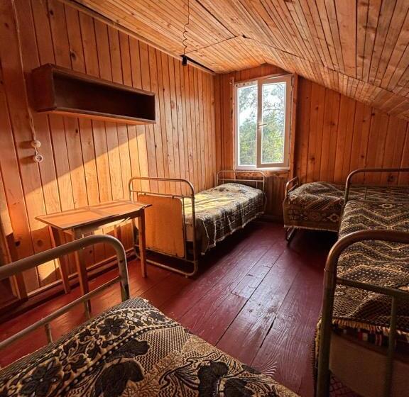 اتاق استاندارد چهار تخته, Guest House Bee