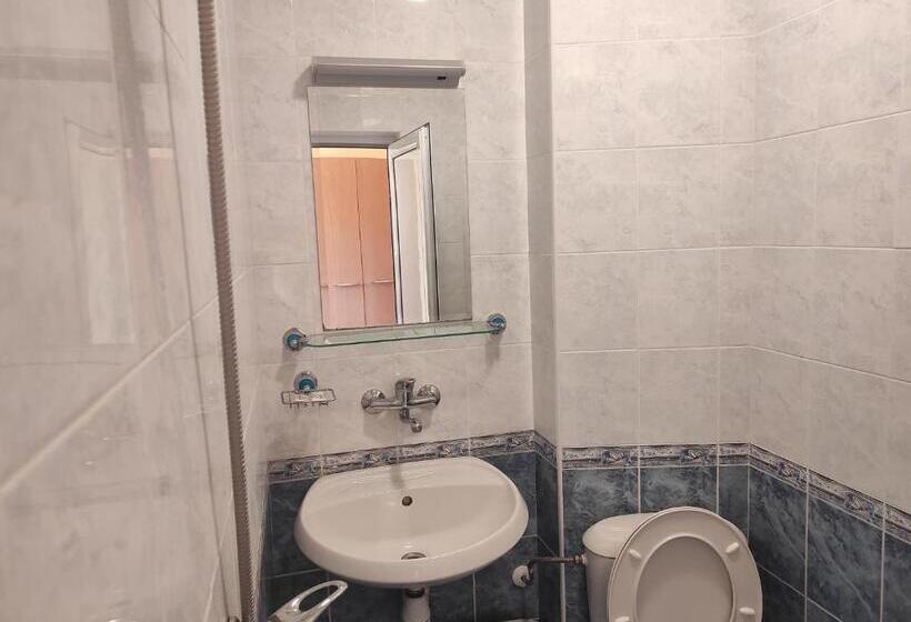 اتاق استاندارد سه نفره, Sunny House Apartments