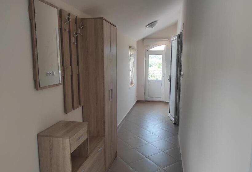 آپارتمان 1 خوابه با بالکن, Sunny House Apartments