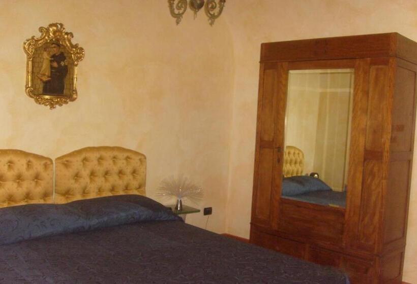 اتاق اکونومی, B&b Carolina Plebiscito R