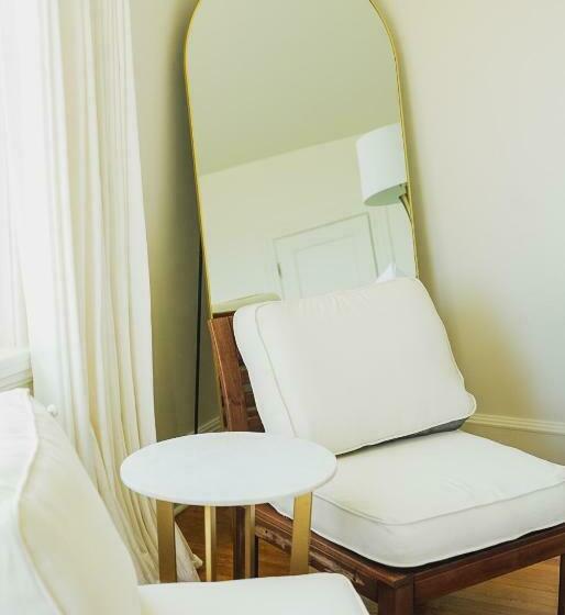 اتاق استاندارد با تخت بزرگ, Bellview Luxury Suites