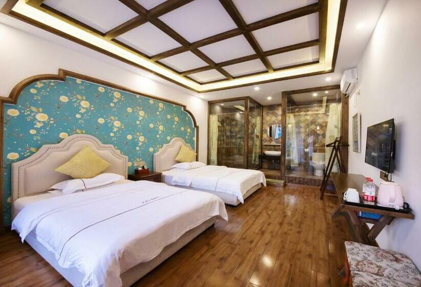 اتاق سوپریور با چشم‌انداز باغ, Fenghuang Slowly Time Inn