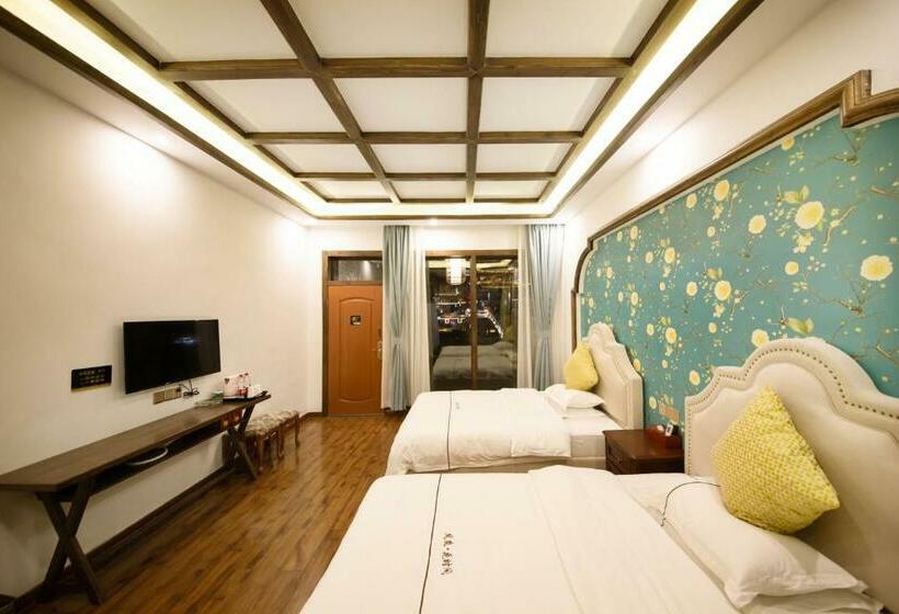 اتاق سوپریور با چشم‌انداز باغ, Fenghuang Slowly Time Inn