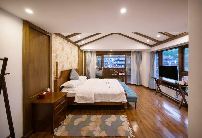 اتاق لوکس با چشم‌انداز دریا, Fenghuang Slowly Time Inn