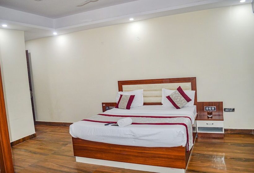 اتاق لوکس, Fabhotel The Golf Inn
