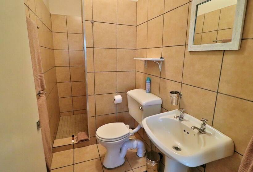 اتاق خانوادگی, 35 Kelkiewyn Bed & Breakfast