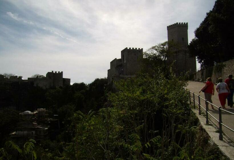 اتاق استاندارد سه نفره, Casa Granata