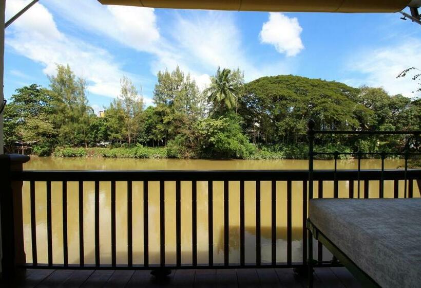 Suite with Terrace, Baan Luang Rajamaitri Historic Inn