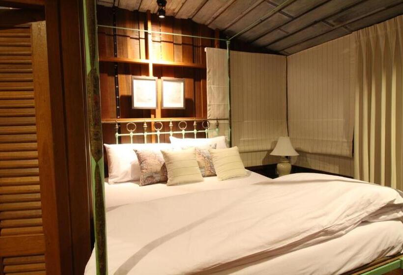 Suite with Terrace, Baan Luang Rajamaitri Historic Inn