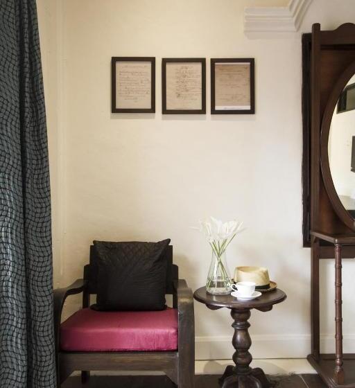 استودیو استاندارد با بالکن, Baan Luang Rajamaitri Historic Inn