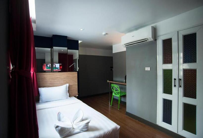 اتاق استاندارد یک نفره, Cloud 9 Lodge