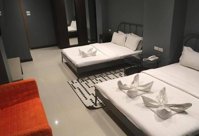 اتاق خانوادگی, Cloud 9 Lodge
