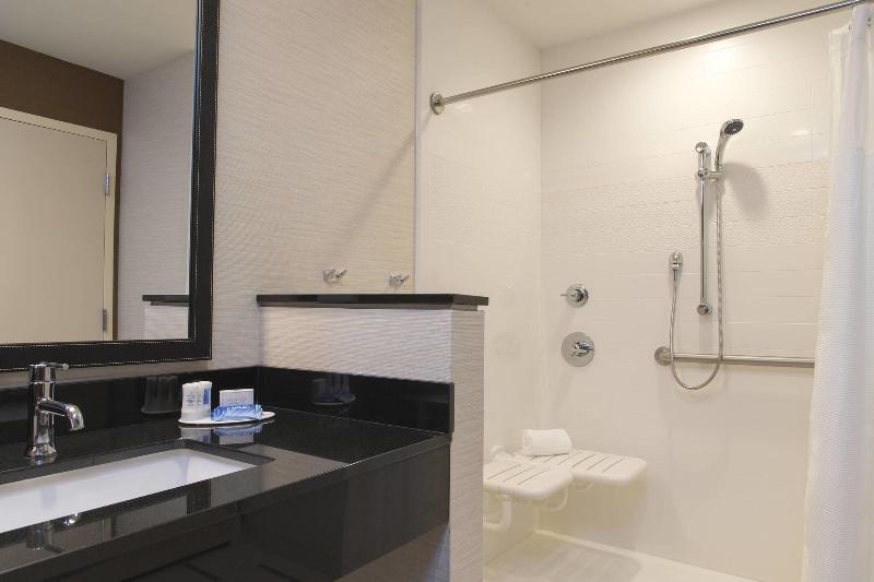 اتاق استاندارد با تخت بزرگ, Fairfield Inn & Suites By Marriott Jackson Clinton