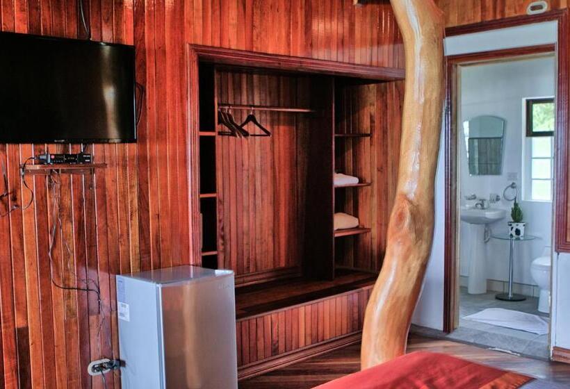 سوییت, La Isla Inn