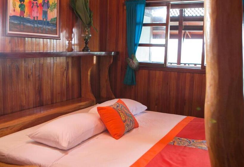 سوییت, La Isla Inn