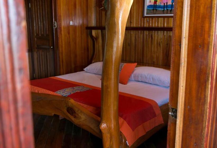 سوییت, La Isla Inn