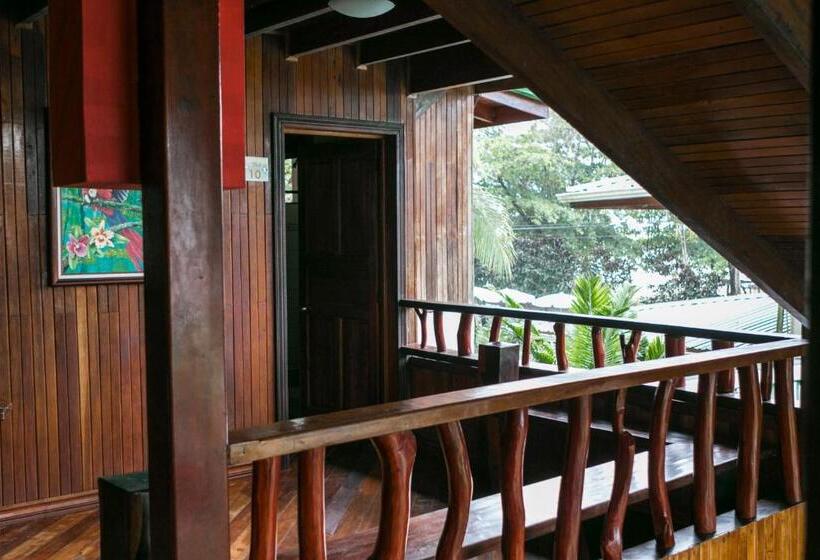 سوییت, La Isla Inn