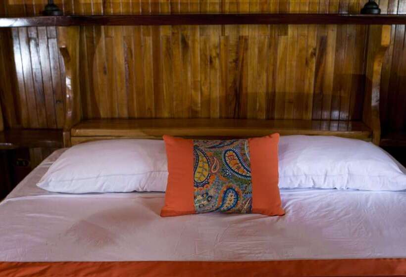 سوییت, La Isla Inn