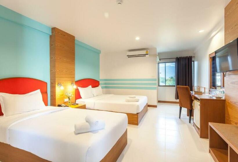 اتاق لوکس سه تخته, We Briza Hotel Chiangmai
