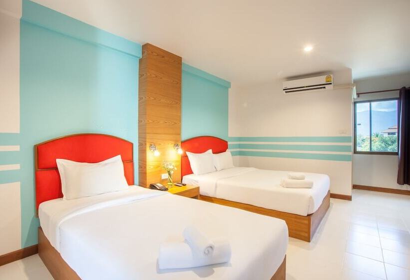 اتاق لوکس سه تخته, We Briza Hotel Chiangmai