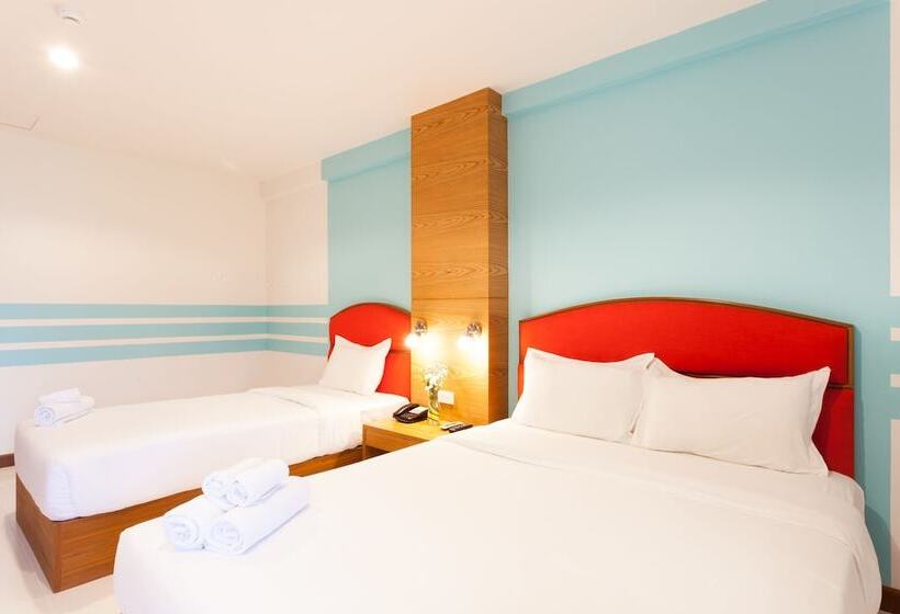 اتاق لوکس سه تخته, We Briza Hotel Chiangmai