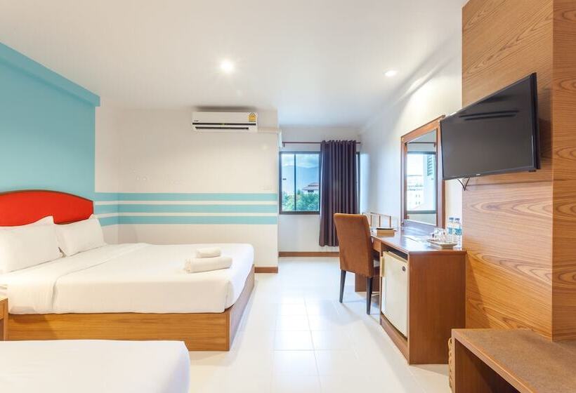 اتاق لوکس سه تخته, We Briza Hotel Chiangmai
