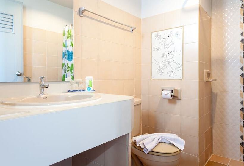 اتاق لوکس سه تخته, We Briza Hotel Chiangmai