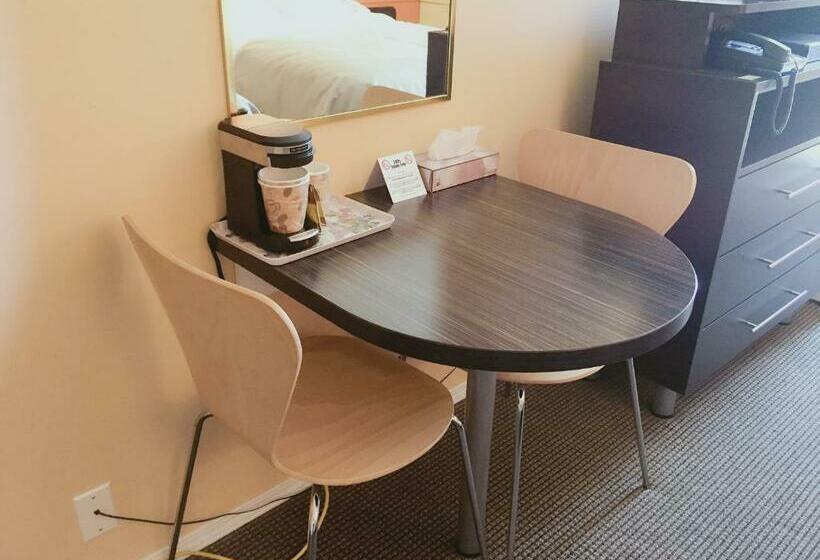 اتاق لوکس, Riverside Motel Cache Creek