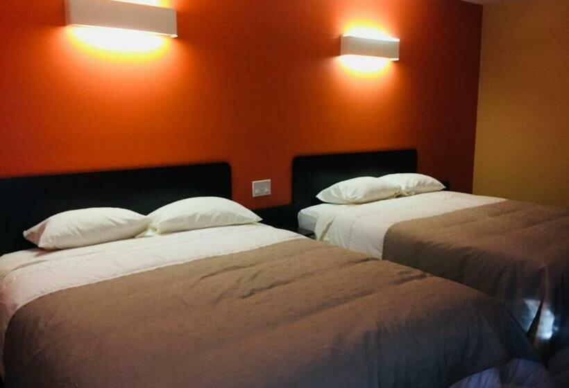 اتاق لوکس, Riverside Motel Cache Creek