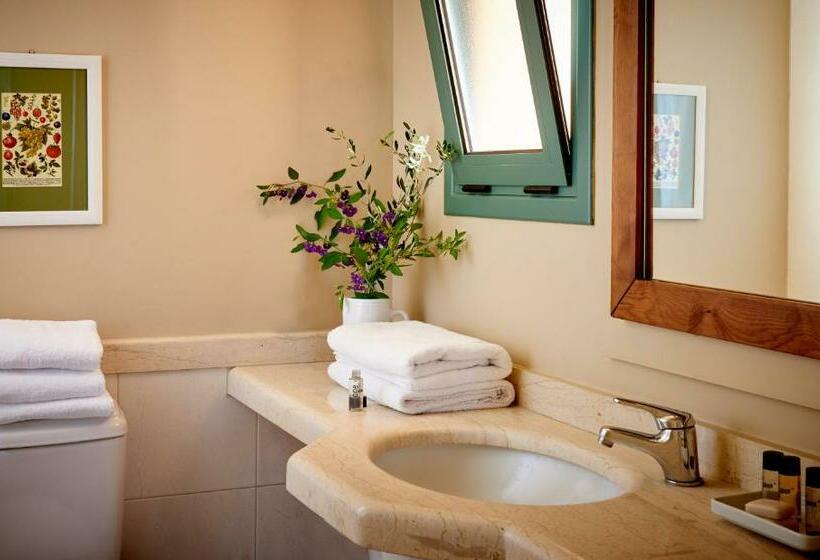 سوئیت جونیور با آشپزخانه, Village Heights Resort