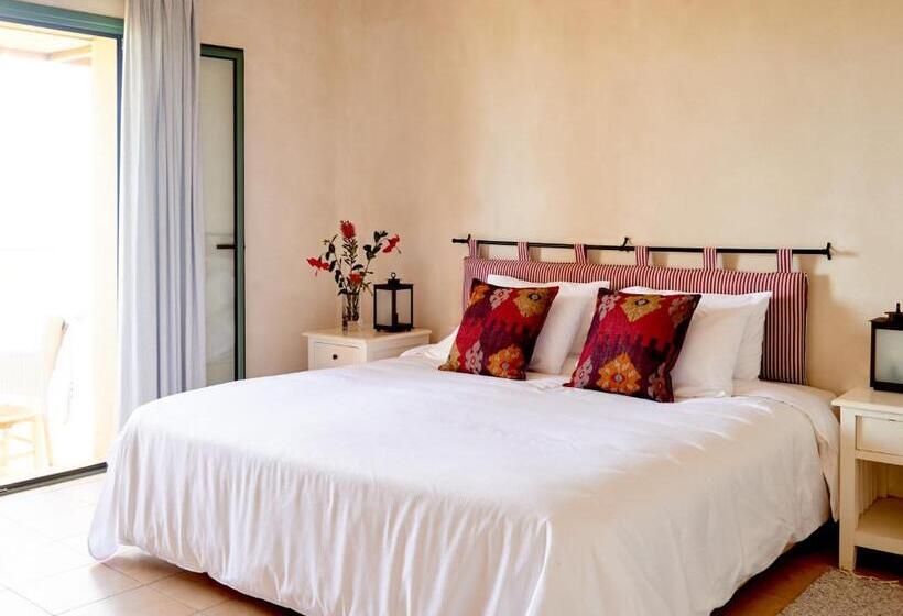 ویلای 3 خوابه با استخر, Village Heights Resort