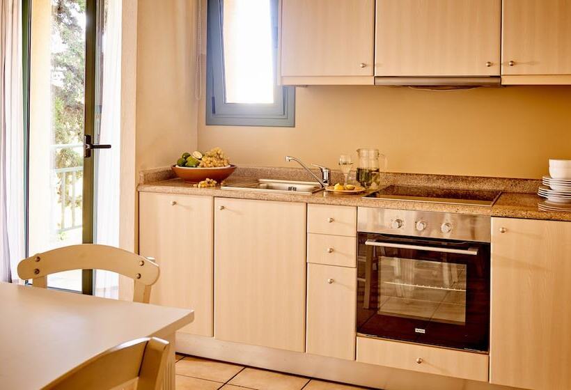 سوئیت خانواده 2 خوابه, Village Heights Resort