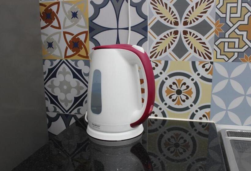 اتاق استاندارد با سرویس بهداشتی مشترک, B Home