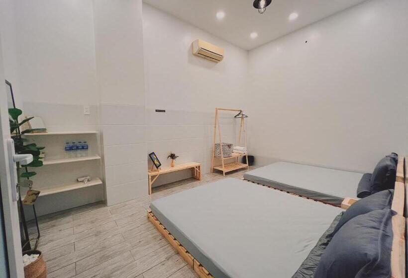 اتاق خانوادگی, B Home
