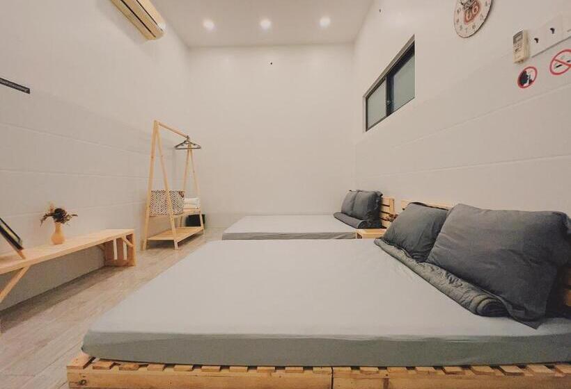 اتاق خانوادگی, B Home