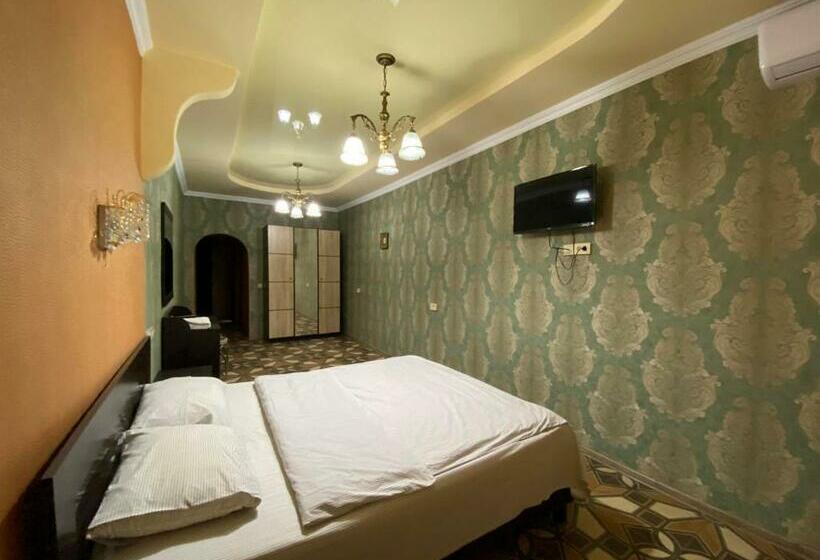 اتاق لوکس, Hostel Golden Fleece