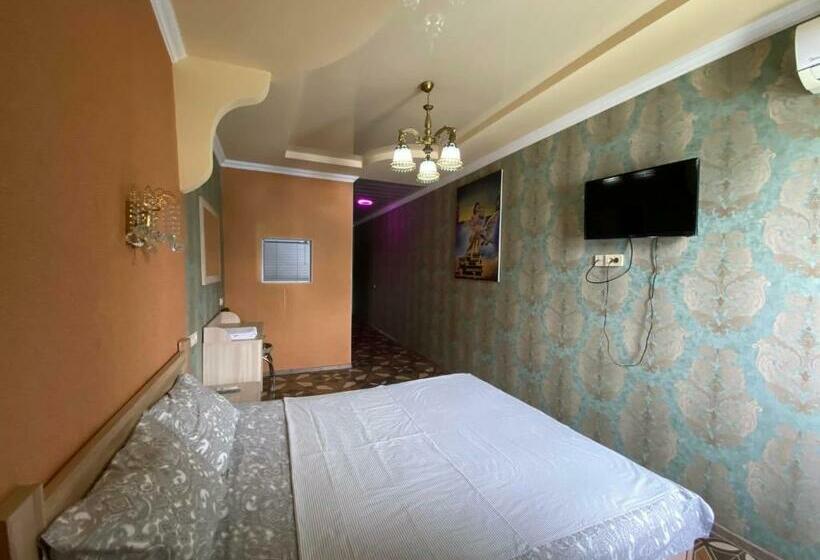 اتاق لوکس, Hostel Golden Fleece