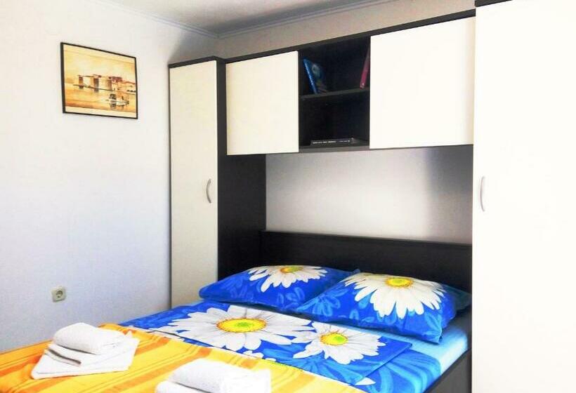 استودیو استاندارد با تراس, Apartments Kate