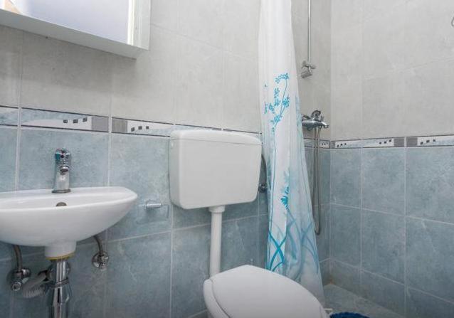 استودیو خانوادگی, Apartments Kate