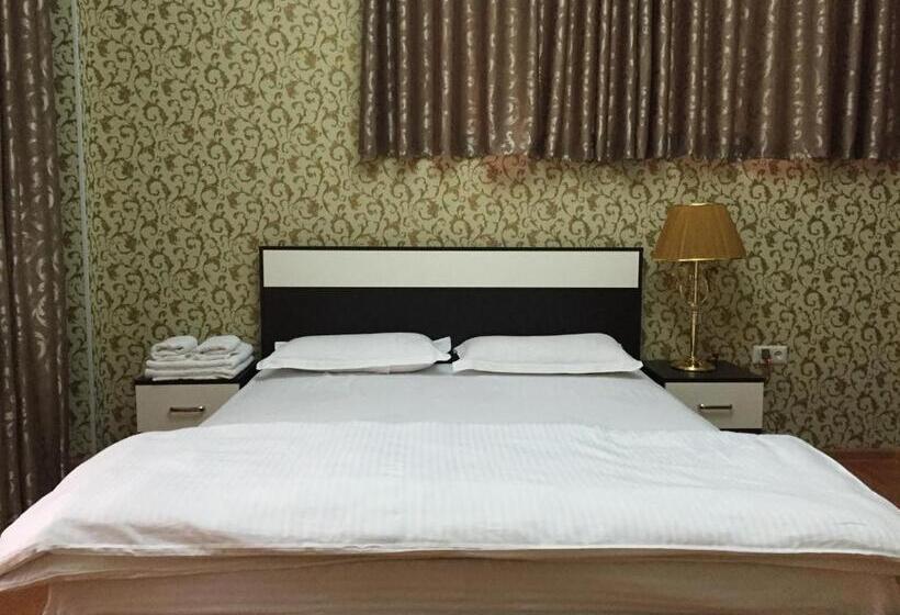 Superior Room King Size Bed, Hello Dushanbe Hostel